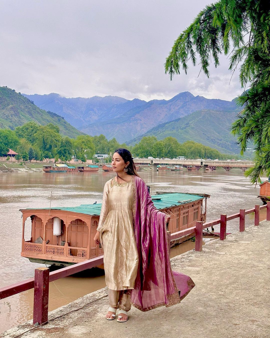 कश्मीर में ईद कर रही हैं सेलिब्रेट