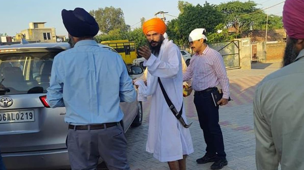 पंजाब के मोगा से गिरफ्तार हुआ अमृतपाल, इस जेल में रहेगा कट्टरपंथी उपदेशक पंजाब के मोगा से गिरफ्तार हुआ अमृतपाल, इस जेल में रहेगा कट्टरपंथी उपदेशक