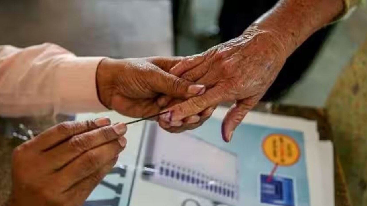 Karnataka Elections 2023: चुनावी मैदान में किस्मत आजम रहे हैं ये दो ‘तड़ीपार’ उम्मीदवार, समझिए सियासी गुणा-गणित