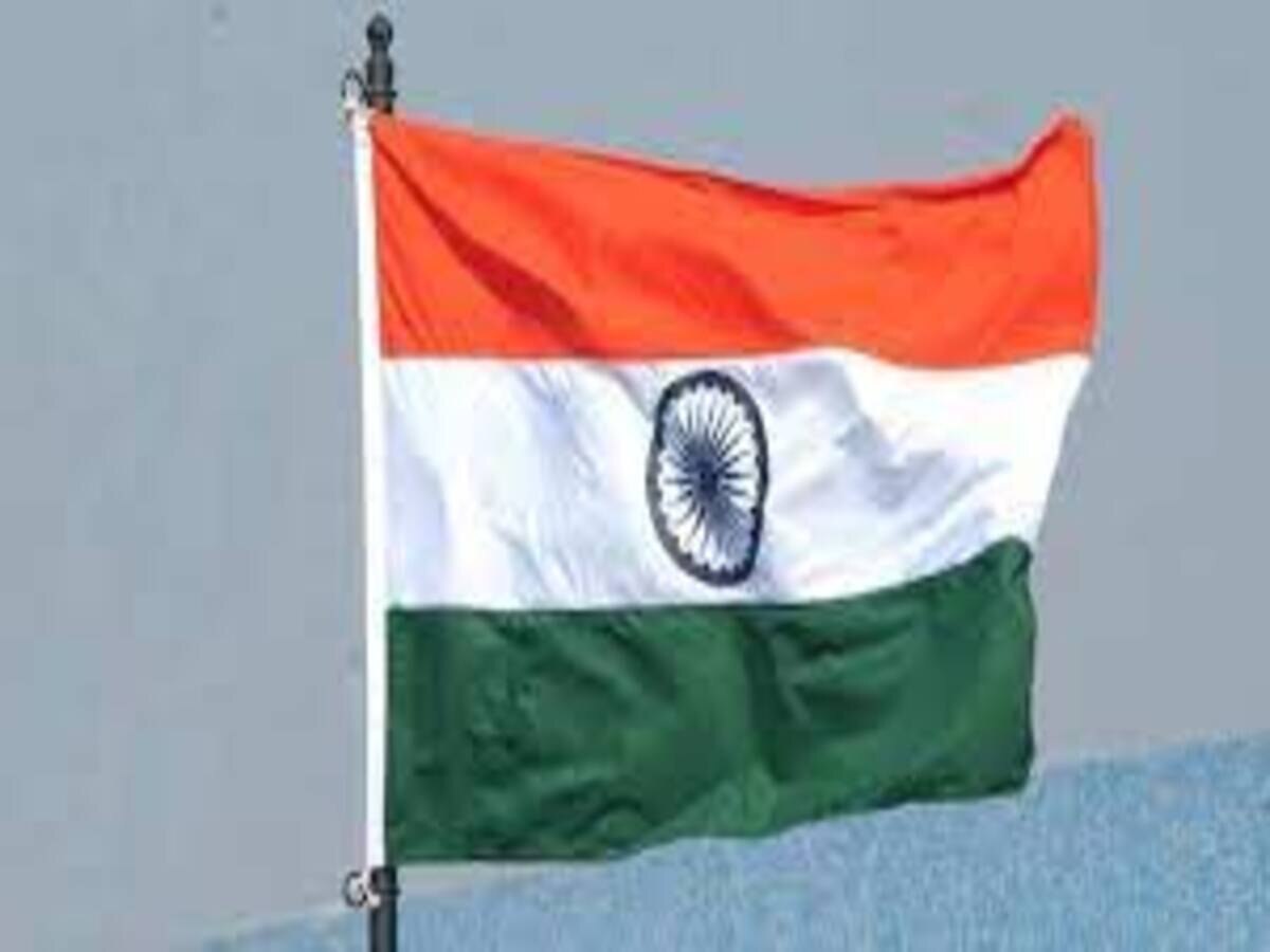 Indian National Flag: ତ୍ରିରଙ୍ଗାକୁ ଅପମାନିତ କଲେ ହୋଇପାରେ ୩ ବର୍ଷ ଜେଲ, ଜାଣନ୍ତୁ ଆଉ କ'ଣ ମିଳିଥାଏ ଦଣ୍ଡ?