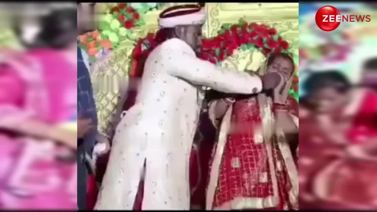 Groom Forcefully Fed Rasgulla Bride Slapped Him Kick Punch Between Dulha Dulhan Video दूल्हे 