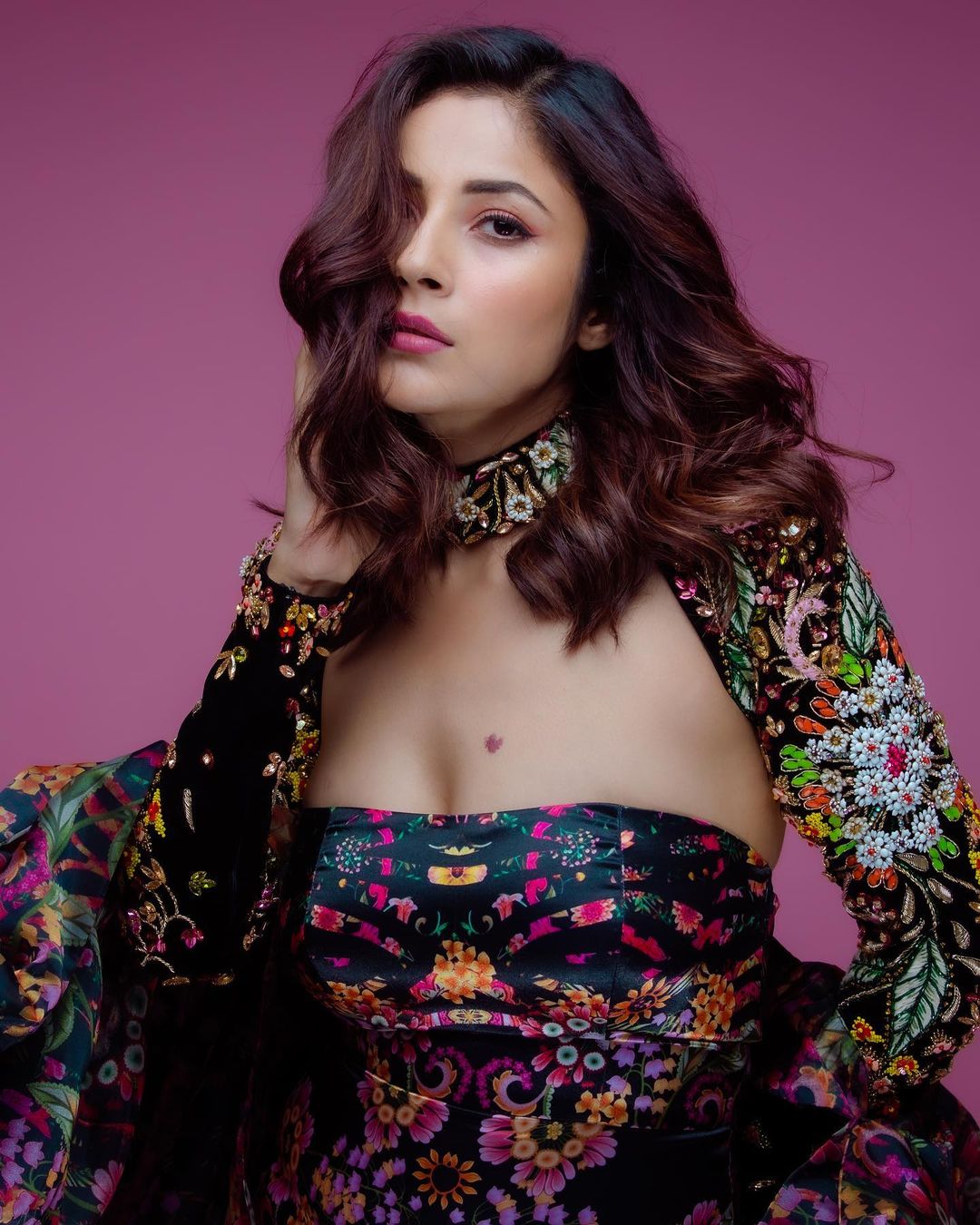 सोशल मीडिया पर पिक्चर्स वायरल