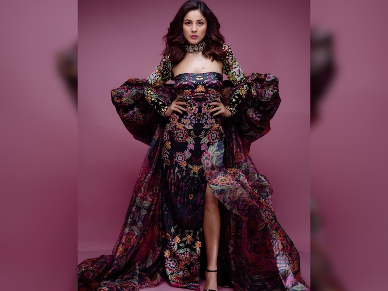 हॉट लुक देखकर फैंस हुए घायल