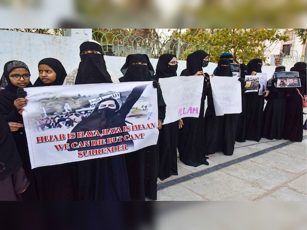 देशभर में सुर्ख़ियां बटोरने वाला कर्नाटक हिजाब प्रकरण चुनाव प्रचार अभियान में नहीं बन पाया बड़ा मुद्दा