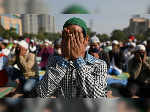 बदले-बदले से हैं BJP के तेवर, UP में सैकड़ों मुस्लिम उम्मीदवारों को दे डाले टिकट