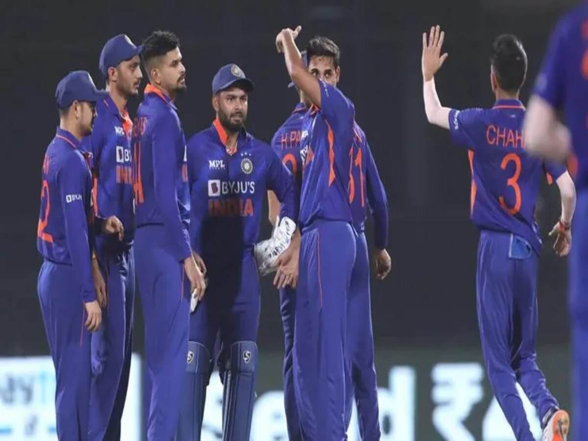 Team India: ଟିମ୍ ଇଣ୍ଡିଆକୁ ଲାଗିଲା ବଡ଼ ଝଟକା, ଏସିଆ କପ୍ ଓ ODI ବିଶ୍ୱକପରୁ ବାହାର ହେଲେ ଏହି ଖତରନାକ୍ ଖେଳାଳି!