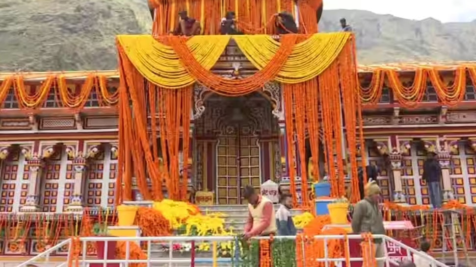 Chardham Yatra 2023 Badrinath Dham Kapat Opening 2023 Today Large Crowd Expected Badrinath 5351