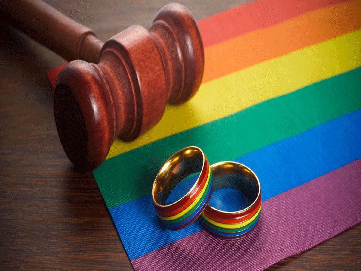 SC का केंद्र सवाल- समलैंगिक शादियों को मान्यता दिए बगैर ऐसे कपल के लिए क्या कर सकती है सरकार