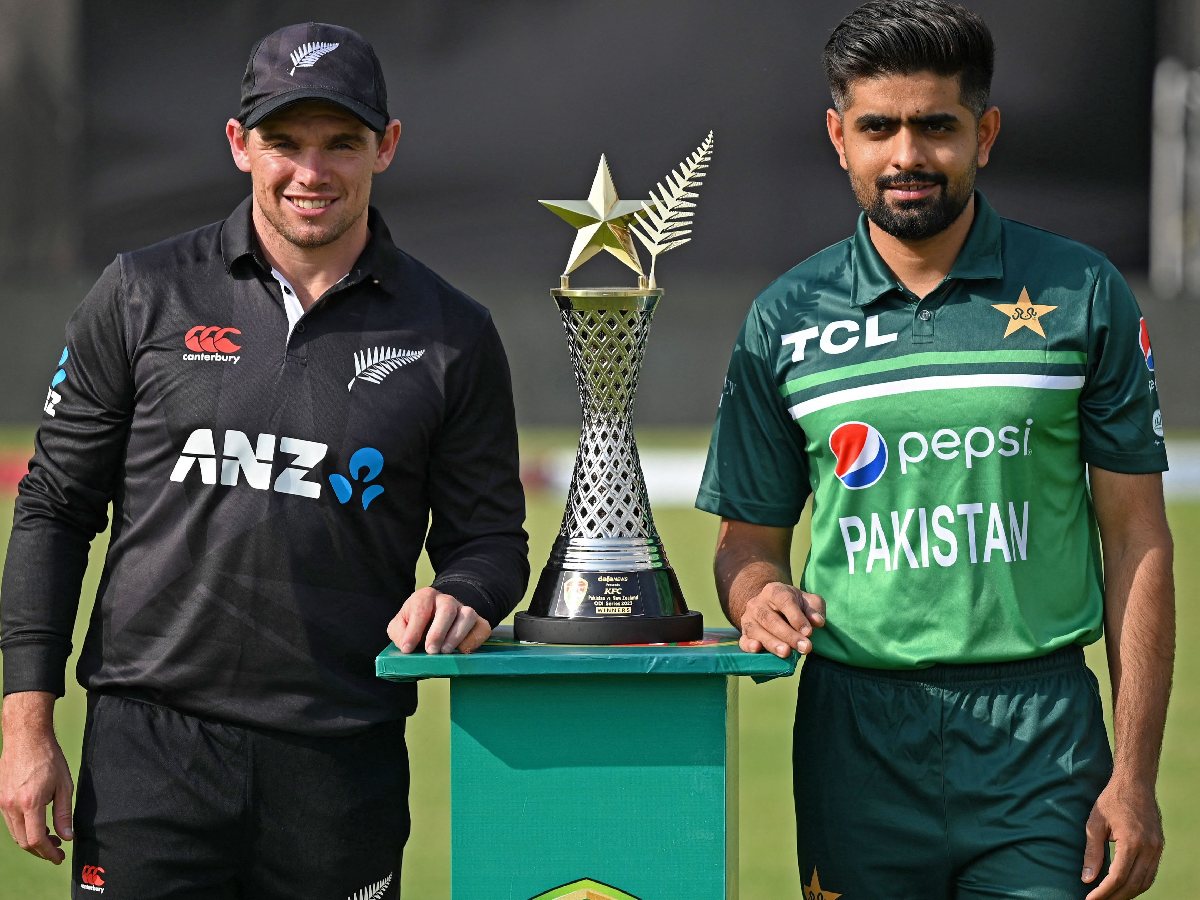 PAK vs NZ, 1st ODI: फखर के दम पर पाकिस्तान ने न्यूजीलैंड को चटाई धूल, 12 हजारी बन बाबर ने रचा इतिहास