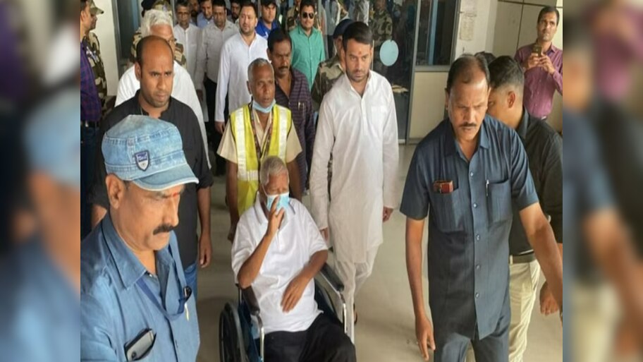 Bihar: आनंद मोहन की रिहाई के बाद RJD चीफ़ लालू यादव का पटना दौरा, क्या हैं मायने?