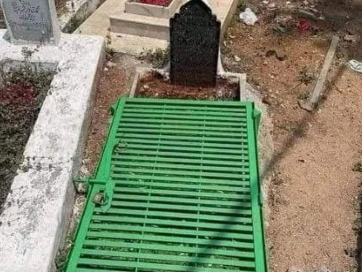 पाकिस्तान में जवान लड़कियों और महिलाओं की कब्र पर लगाया जा रहा ताला, सच्चाई जान उड़ जाएंगे होश-Locking on the graves of young girls and women in Pakistan, the truth will blow your senses
