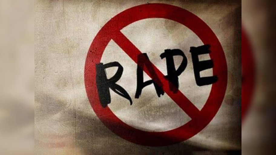 शादीशुदा महिला से पुलिस वाले ने किया रेप, अब हुआ ये बड़ा एक्शन