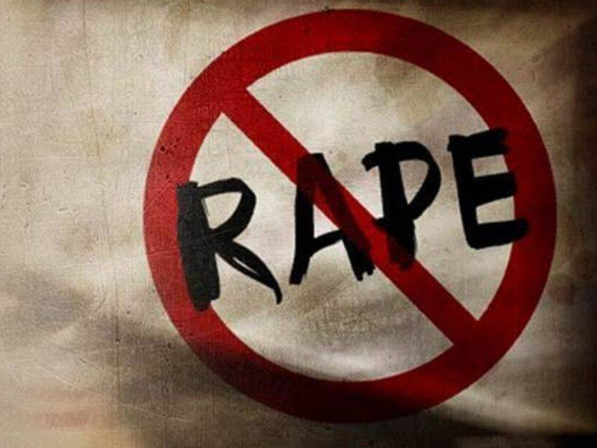 शादीशुदा महिला से पुलिस वाले ने किया रेप, अब हुआ ये बड़ा एक्शन शादीशुदा महिला से पुलिस वाले ने किया रेप, अब हुआ ये बड़ा एक्शन