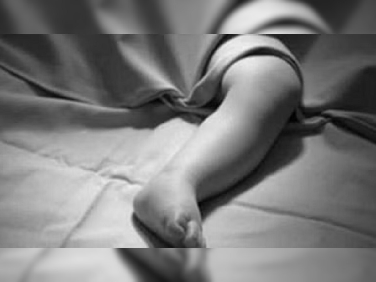 रामगढ़ में टीकाकरण के बाद तीन महीने के बच्चे की मौत, अस्पताल में हंगामा 