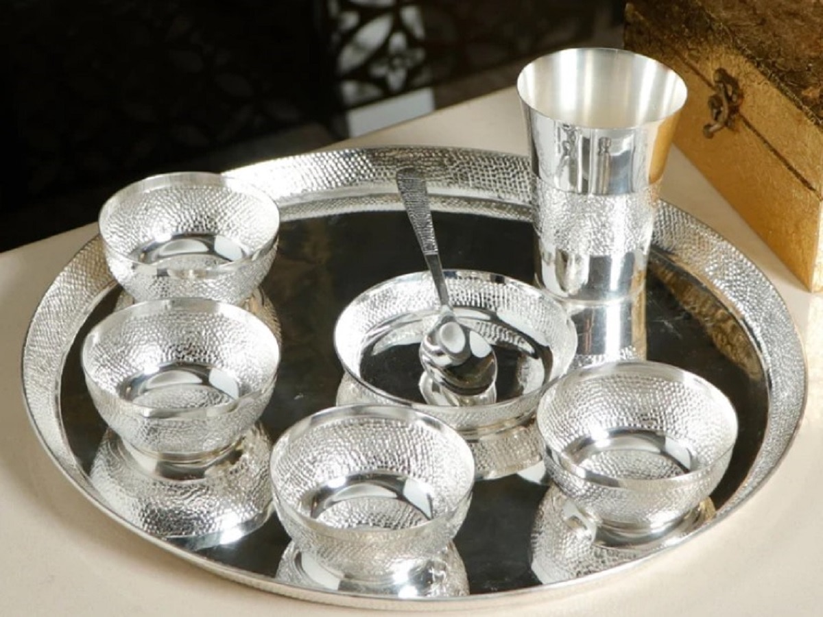 Silver Health Benefits ରୂପା ବାସନରେ ଖାଇଲେ ଶରୀରକୁ ମିଳିଥାଏ ଏହି ସବୁ