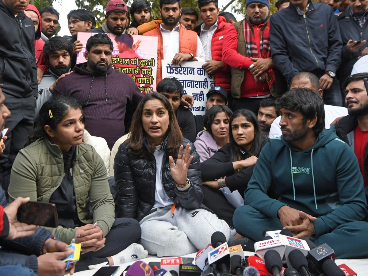 महिला पहलवानों को दिल्ली पुलिस ने दी सुरक्षा, खिलाड़ियों ने यौन शोषण का लगाया था इल्जाम महिला पहलवानों को दिल्ली पुलिस ने दी सुरक्षा, खिलाड़ियों ने यौन शोषण का लगाया था इल्जाम