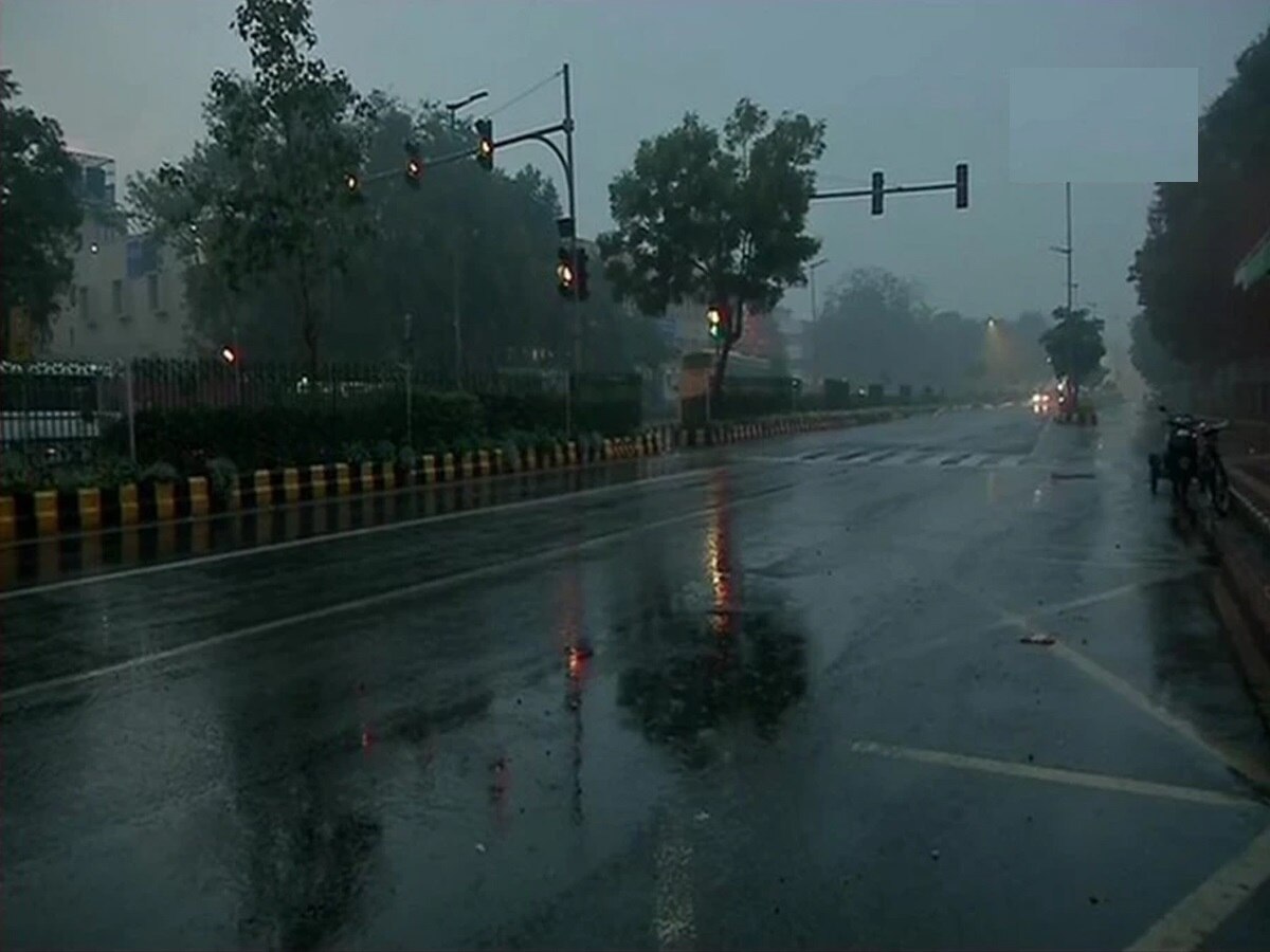 Delhi Weather updates: दिल्ली-UP में 5 दिनों तक सुहाना रहेगा मौसम, इन इलाकों में गिर सकते हैं ओले