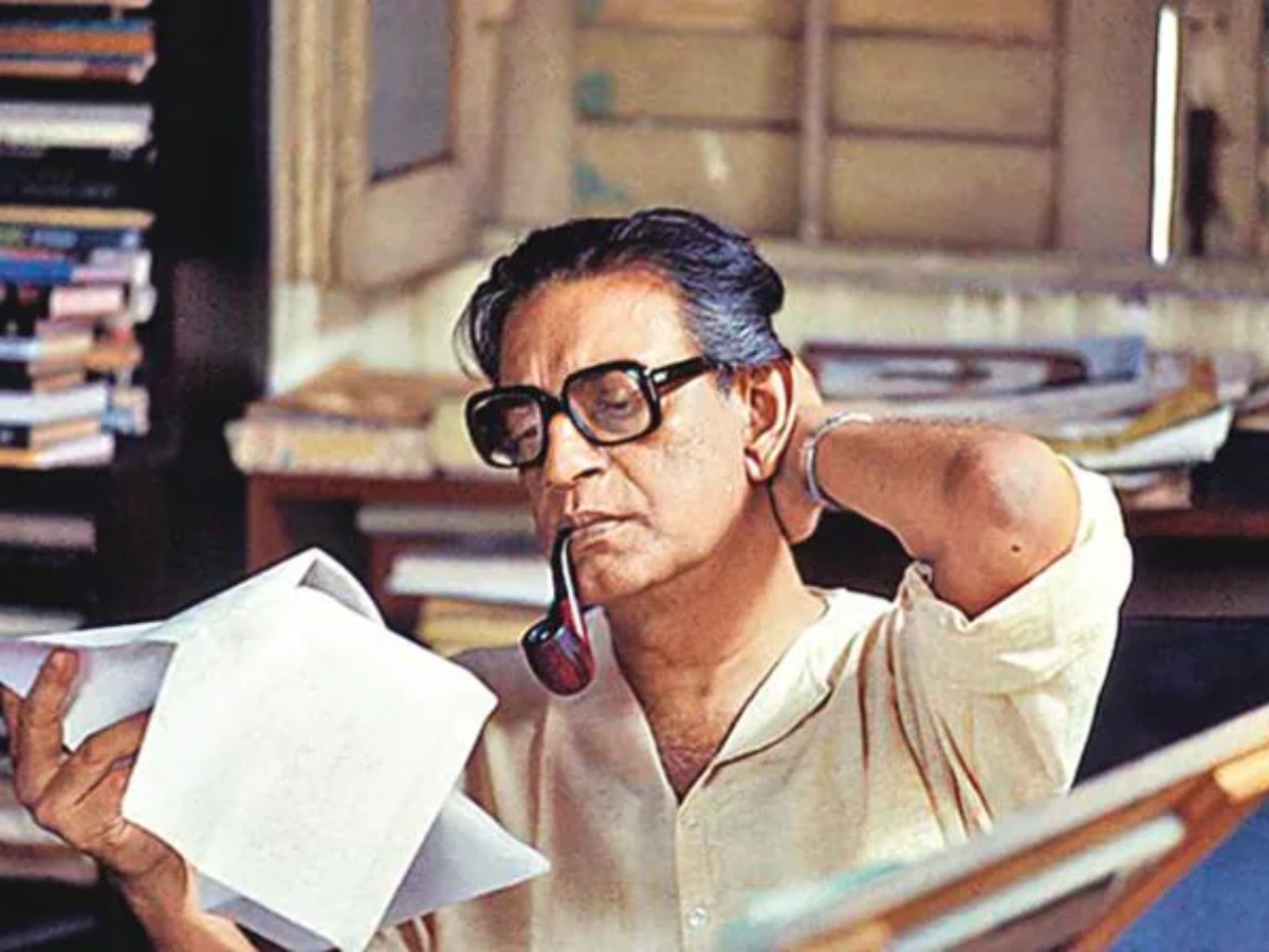Satyajit Ray Birth Anniversary: भारतीय सिनेमा के महान निर्माता सत्यजीत रे की 102वीं जयंती आज, जानें उनसे जुड़ी कुछ बातें 