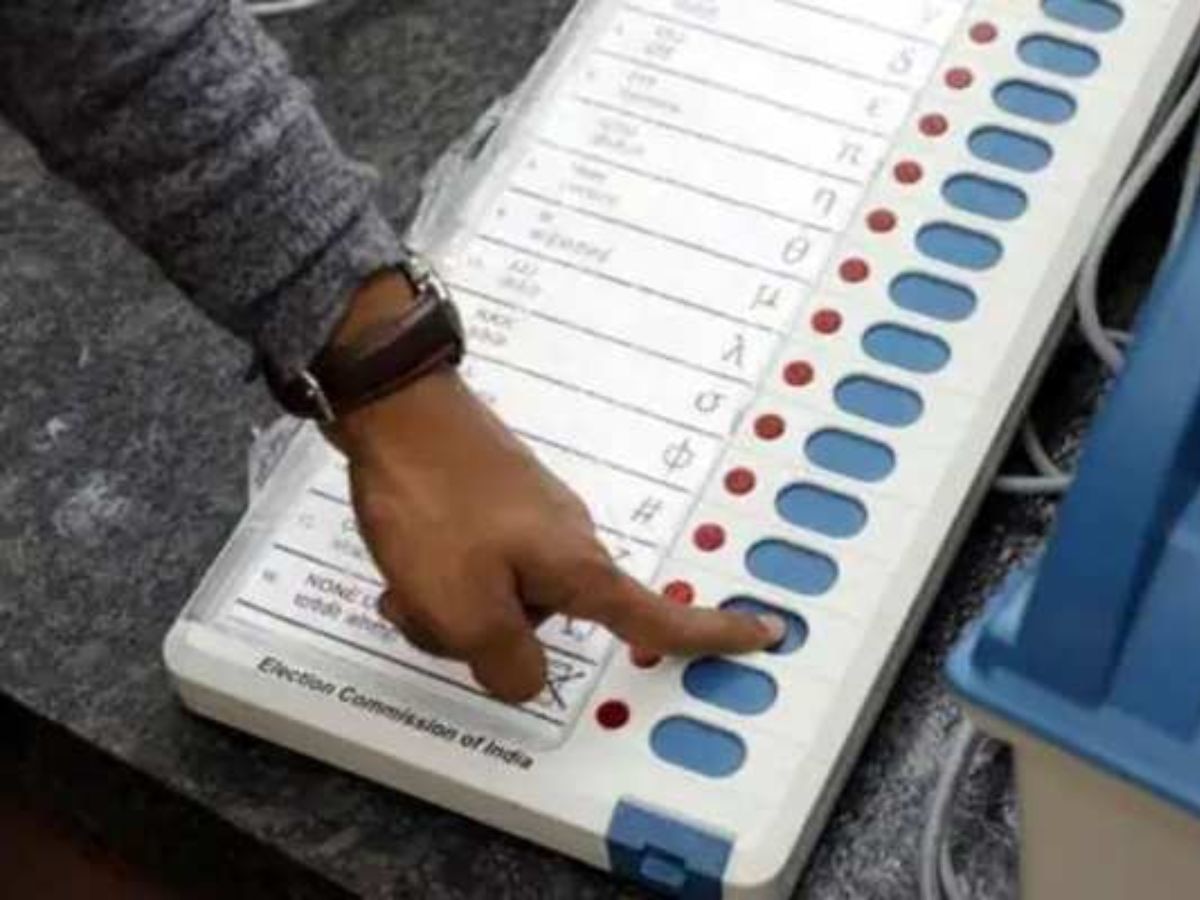 UP Nikay Chunav 2023: पहले चरण की वोटिंग कल, EVM में वोट सही उम्मीदवार को पड़ा या नहीं तुरंत चल जाएगा पता, जानिए कैसे 