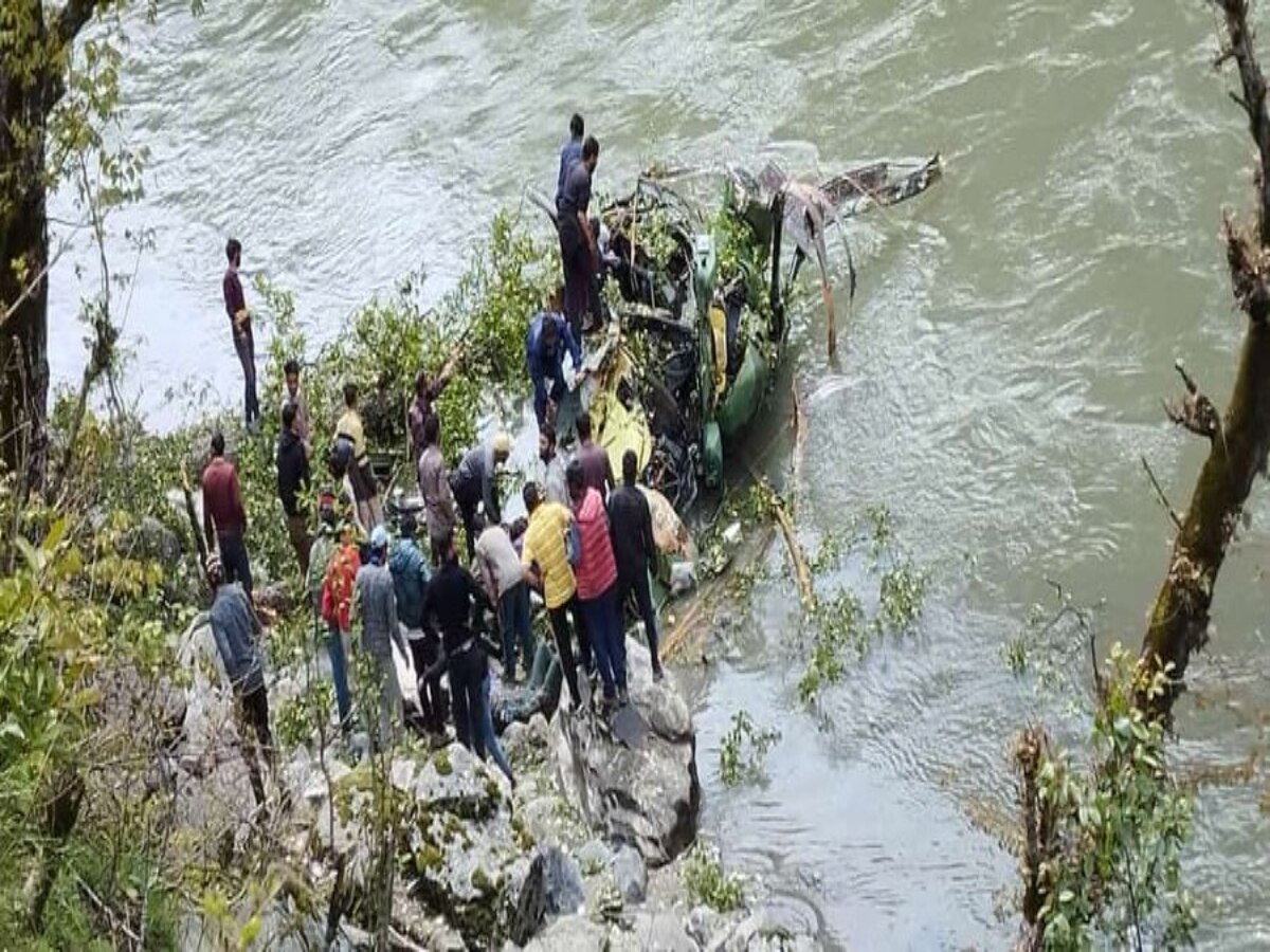Helicopter Crashed: जम्मू के किश्तवाड़ में सेना का हेलिकॉप्टर क्रैश, पायलट समेत दो लोग घायल 