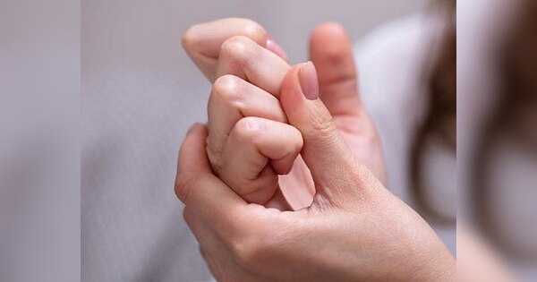 Cracking Knuckles Side Effects harms of finger snapping can be harmful ...