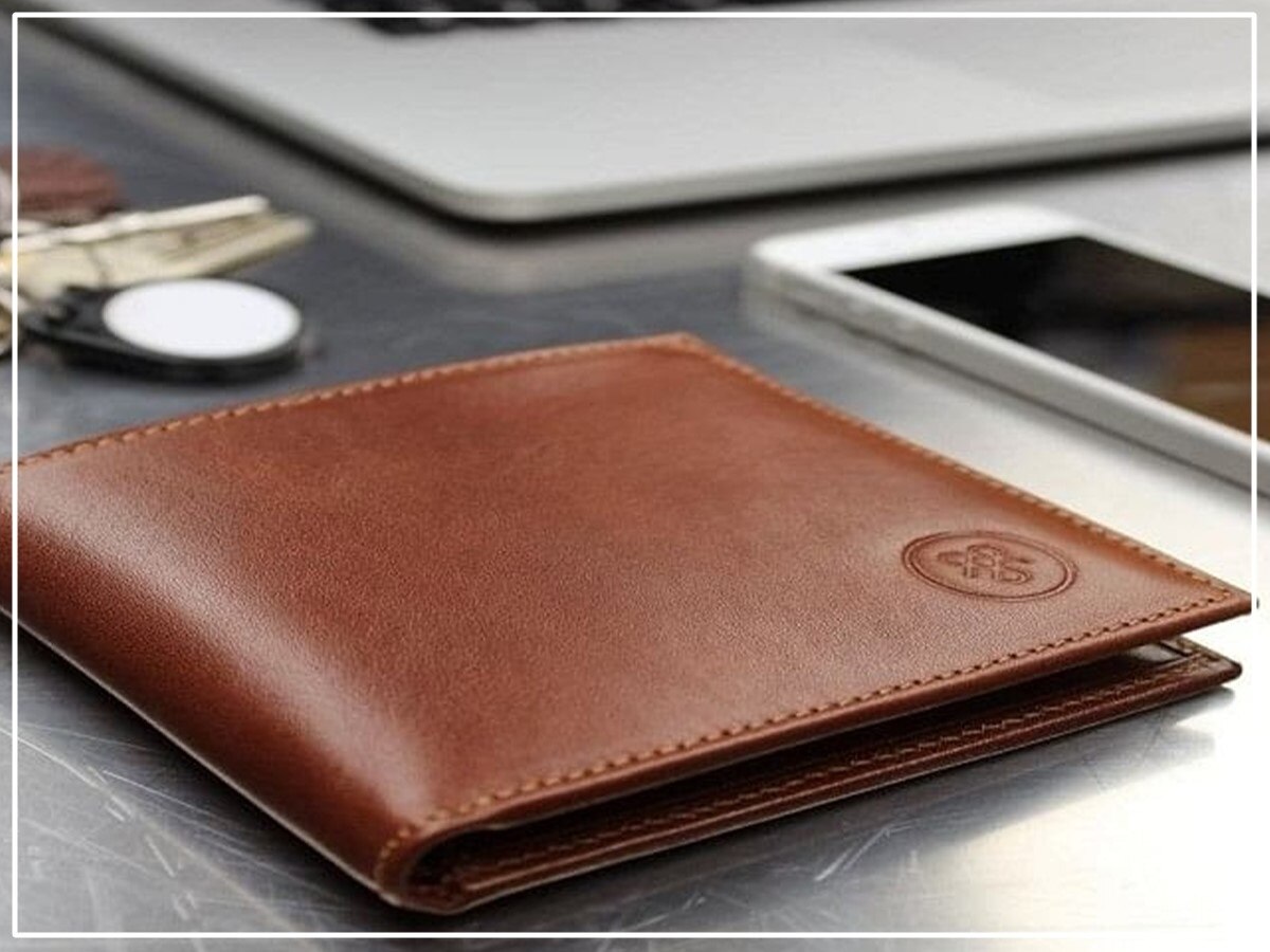 Vastu Tips for Wallet boys dont keep these things in Purse According To