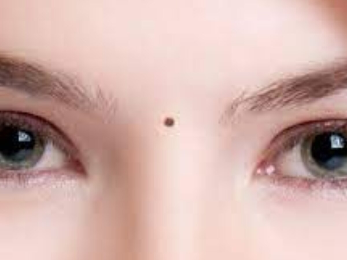 Moles Meaning: शरीर के इस अंग पर तिल वाले होते हैं किस्मत के धनी, हर
