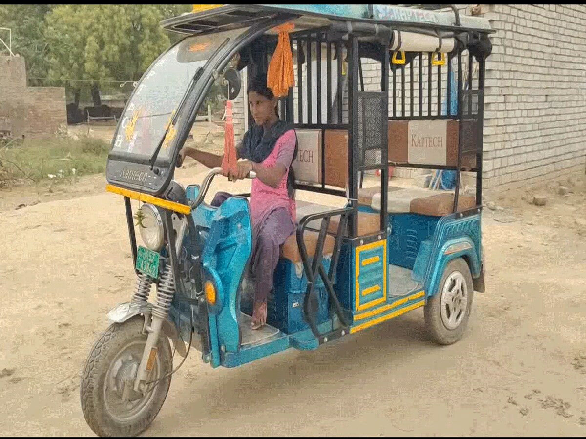 physically disabled but in high spirits meet sirsa e rickshaw driver ...