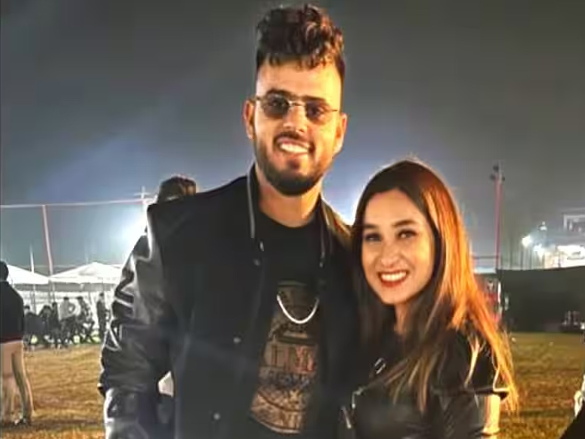 Nitish Rana Wife: नितीश राणा की पत्नी का दिल्ली बाइक सवारों ने किया पीछा Nitish Rana Wife: नितीश राणा की पत्नी का दिल्ली बाइक सवारों ने किया पीछा