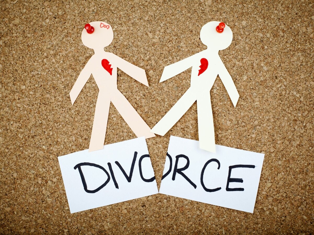 Signs Of Divorce: कपल के बीच होती हैं ऐसी बातें, तो समझ जाएं हो सकता है तलाक! ध्यान दें 