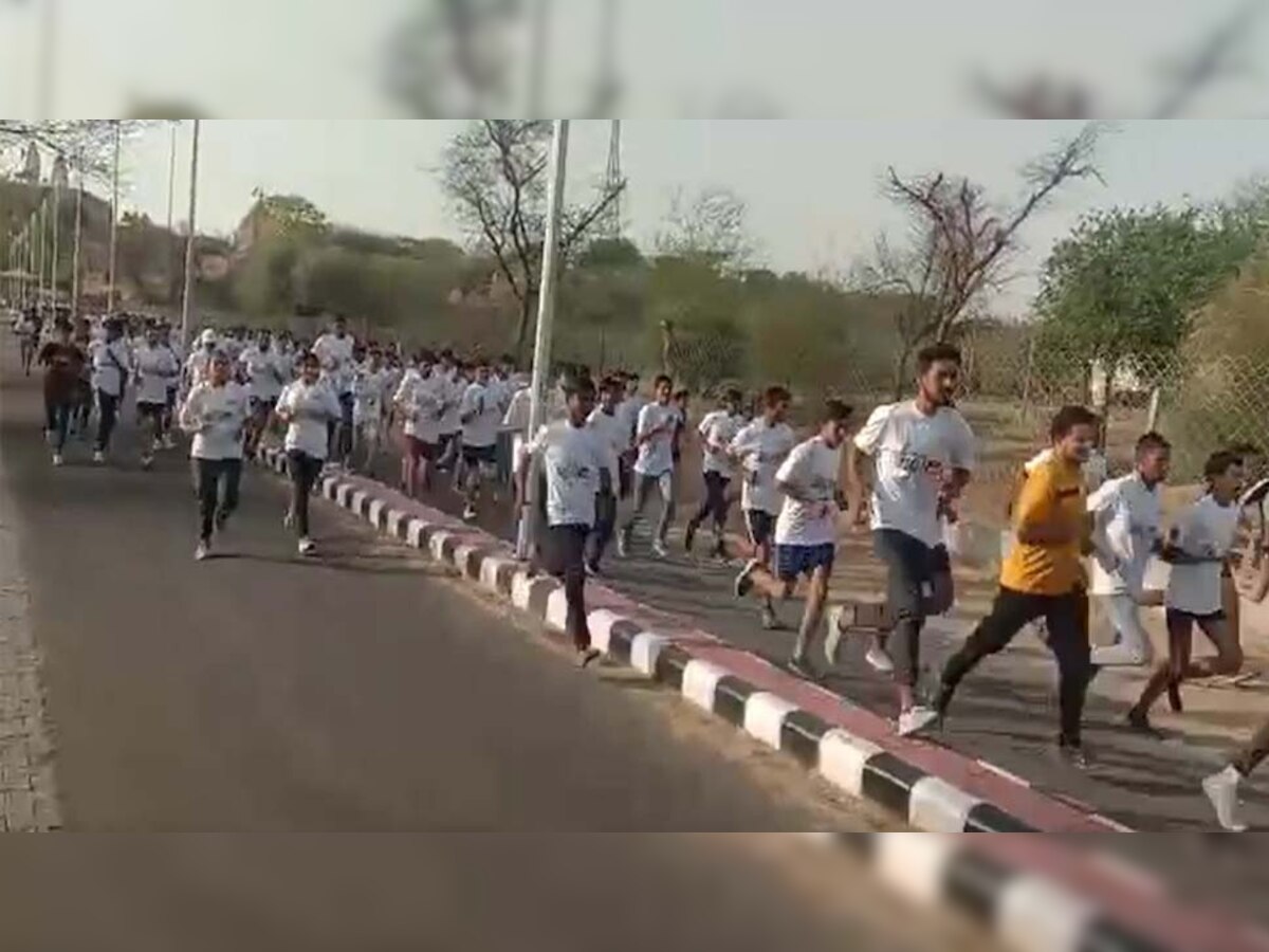 Sikar: सीकर में रन फॉर शेखावाटी का हुआ आयोजन, सैकड़ों युवाओं ने लगाई दौड़