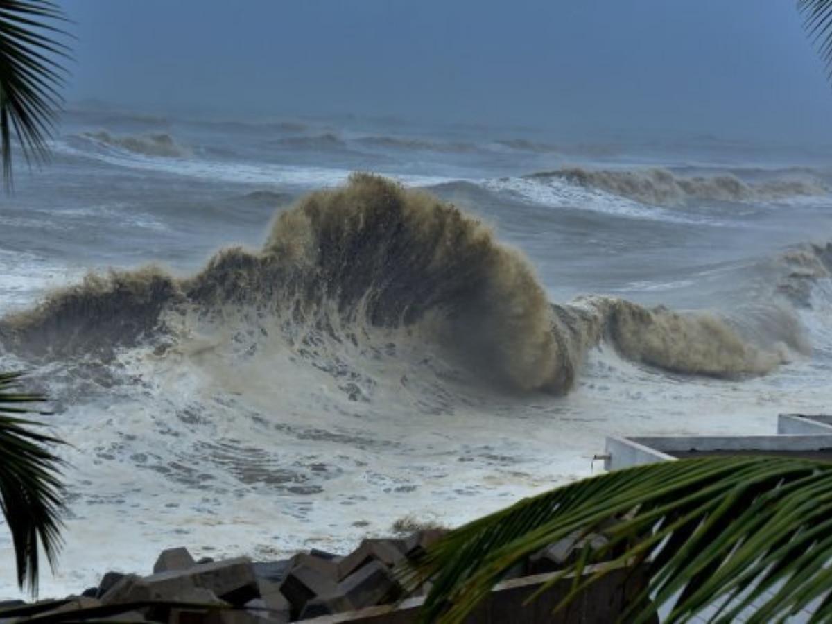Cyclone Mocha: बंगाल की खाड़ी की ओर बढ़ रहा चक्रवाती तूफान, मौसम विभाग ने जारी किया अलर्ट