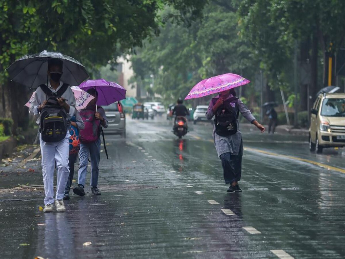 Weather Forecast: दिल्ली-एनसीआर में सुहाना बना हुआ है मौसम, जानें कब तक लू से रहेगी राहत