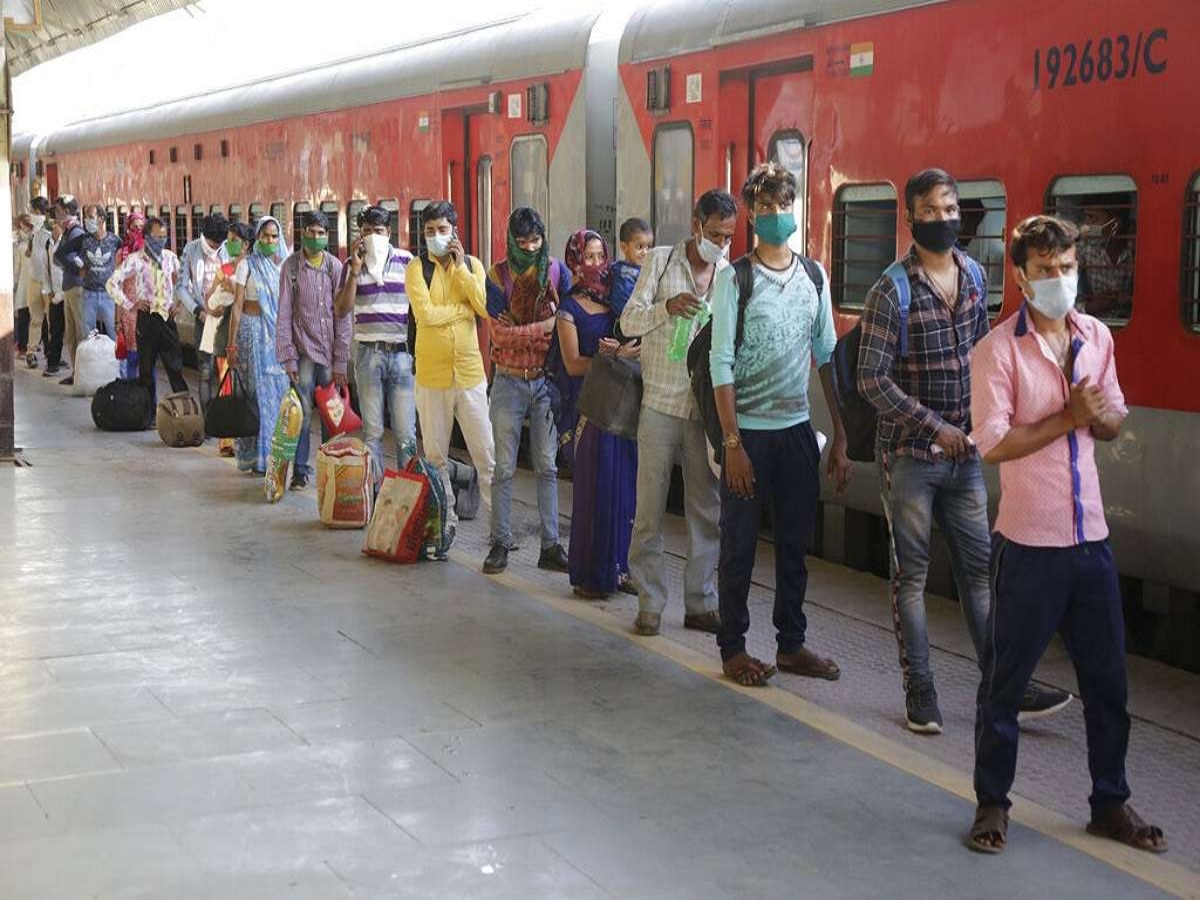 RTI का बड़ा ख़ुलासा; टिकट कंफर्म नहीं होने के कारण 2.7 करोड़ लोग नहीं कर पाए रेल यात्रा 