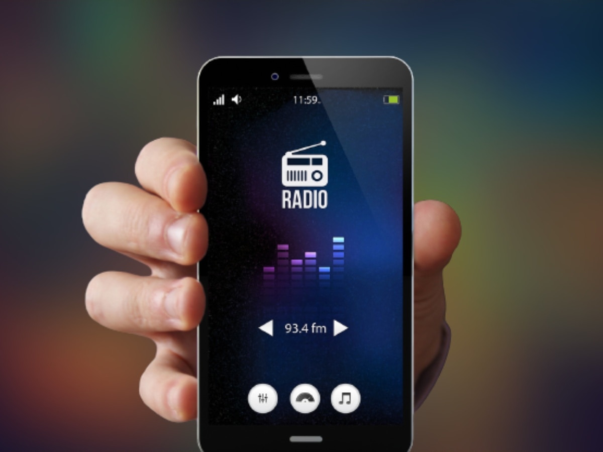 अब सभी मोबाइल फोन में सक्रिय होगा एफएम रेडियो, सरकार ने दिया ये निर्देश