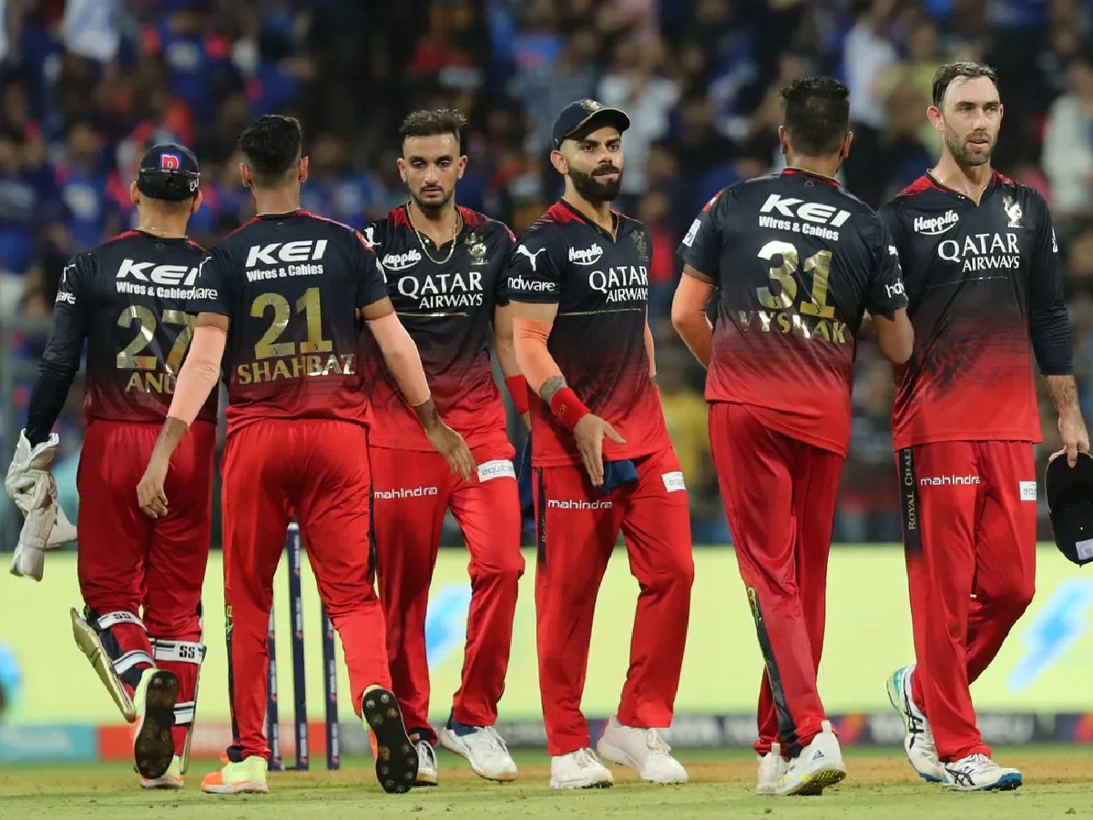 IPL Playoffs 2023: MI ने RCB के प्लेऑफ के सपनों पर फेरा पानी, जानें अब कैसे बेंगलोर करेगी क्वालिफाई