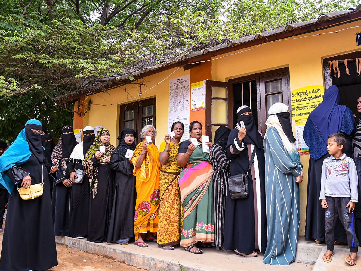 कर्नाटक चुनाव 2023 लाइव वोटिंग: 5 बजे तक 65% मतदान, कांग्रेस का भरोसा 130+ जीतेंगे, BJP का दावा- आराम से बनाएंगे सरकार