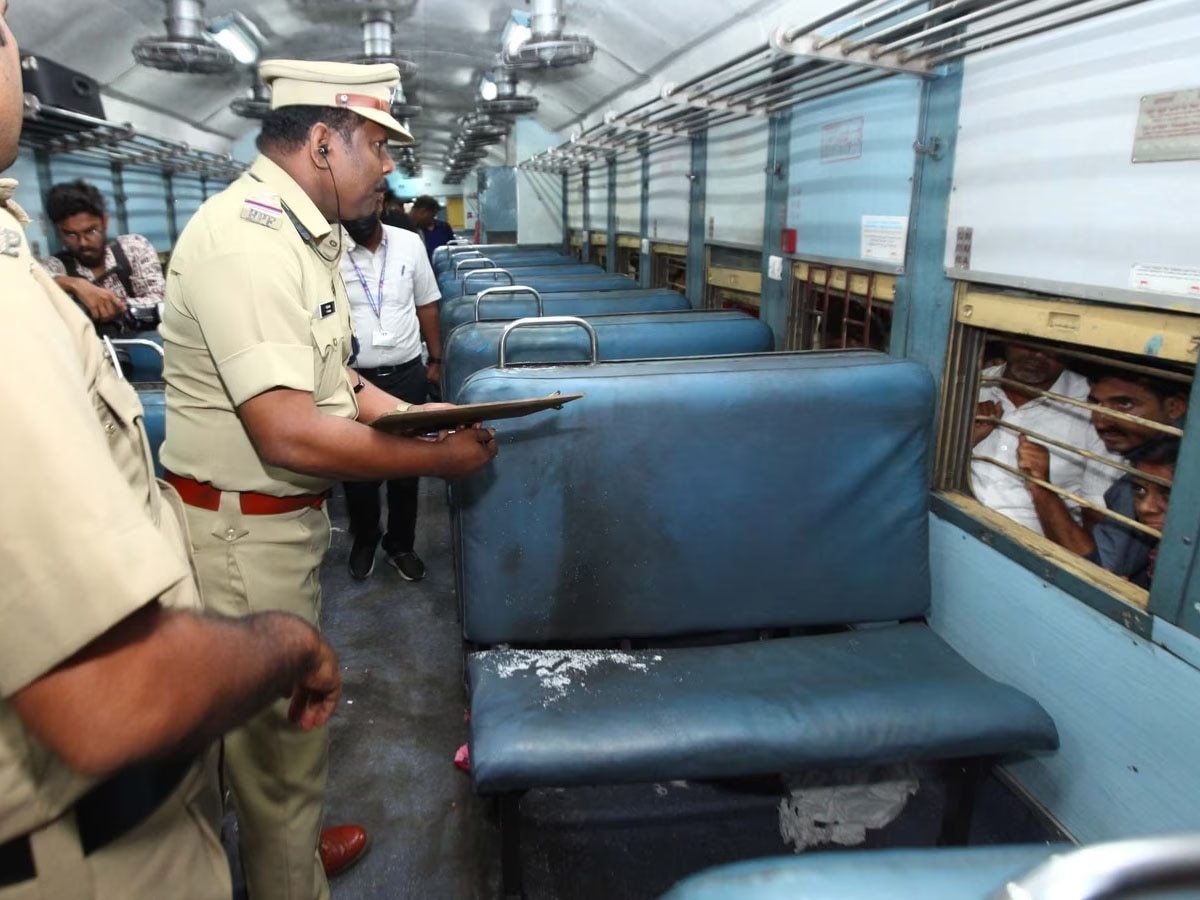 NIA raids 9 locations in Shaheen Bagh in the case of Kerala train fire