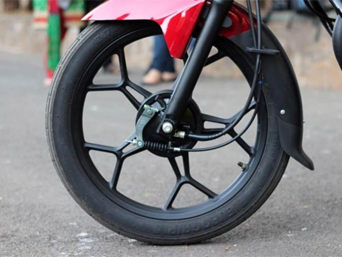 Bikes में Alloy Wheels के हैं ये बड़े नुकसान, लगवाने से पहले हर हाल में जान लें