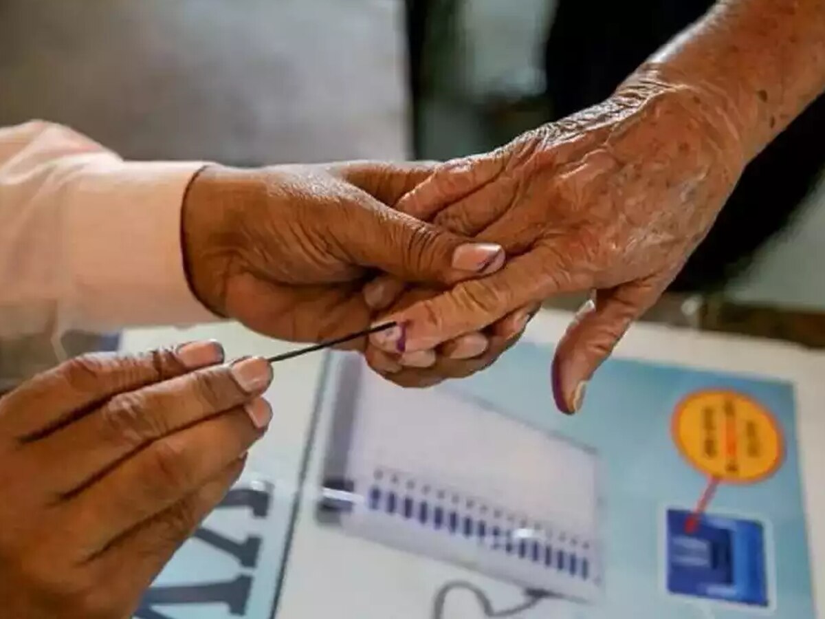 Ghaziabad Nagar Nikay Chunav Result 2023: कुछ ही देर में शुरू होगी वोटों की गिनती, जानें कौन मारेगा बाजी 