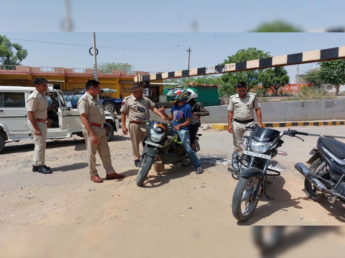 Nagaur: हेलमेट न पहनने वालों पर एक्शन, डीडवाना में एक झटके में कट गए सैकड़ो चलान
