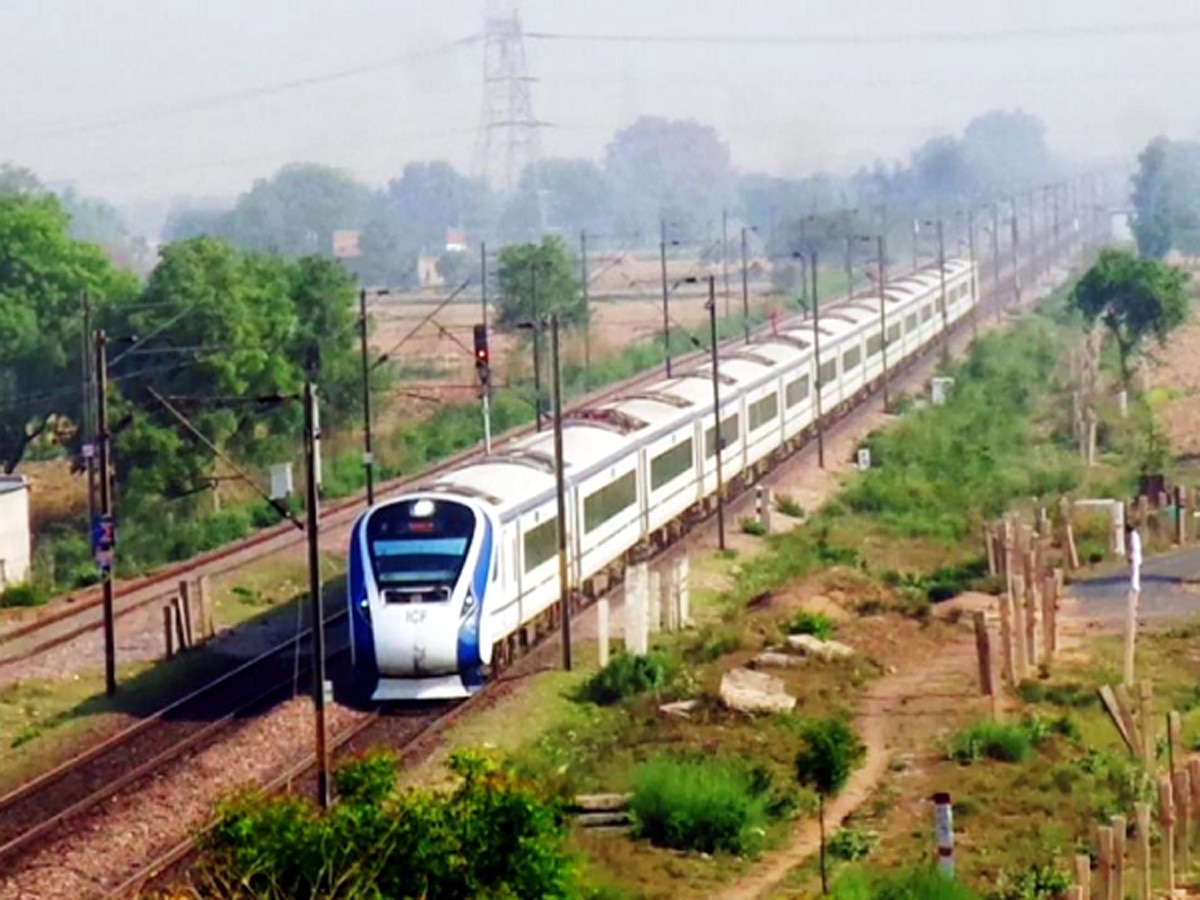 Indian Railways: देश को जल्द मिलने वाली हैं 5 नई वंदे भारत एक्सप्रेस ट्रेनें, जानें लिस्ट में आपका शहर है या नहीं