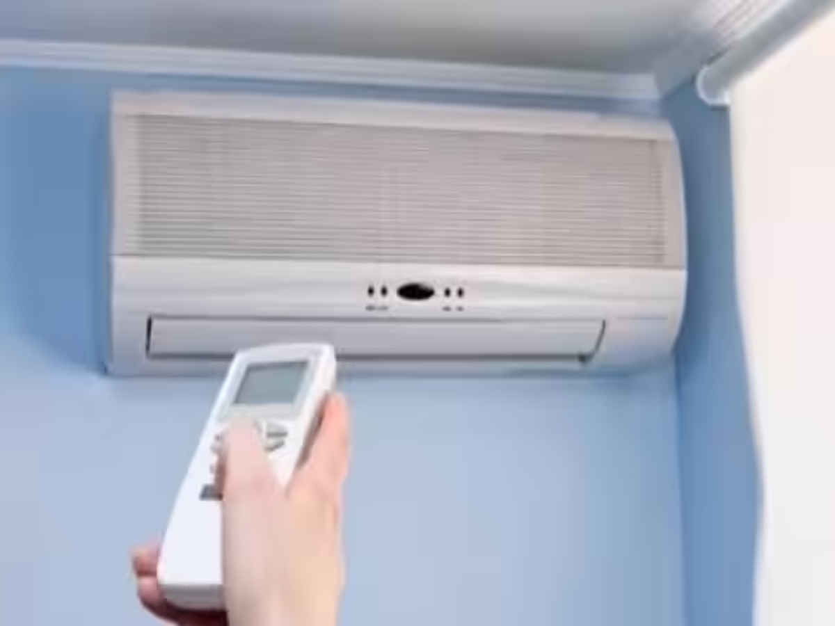 Air Conditioner Tips: इस टेंपरेचर पर चलाएं AC; बिजली के बिल को कम करने में मिलेगी मदद