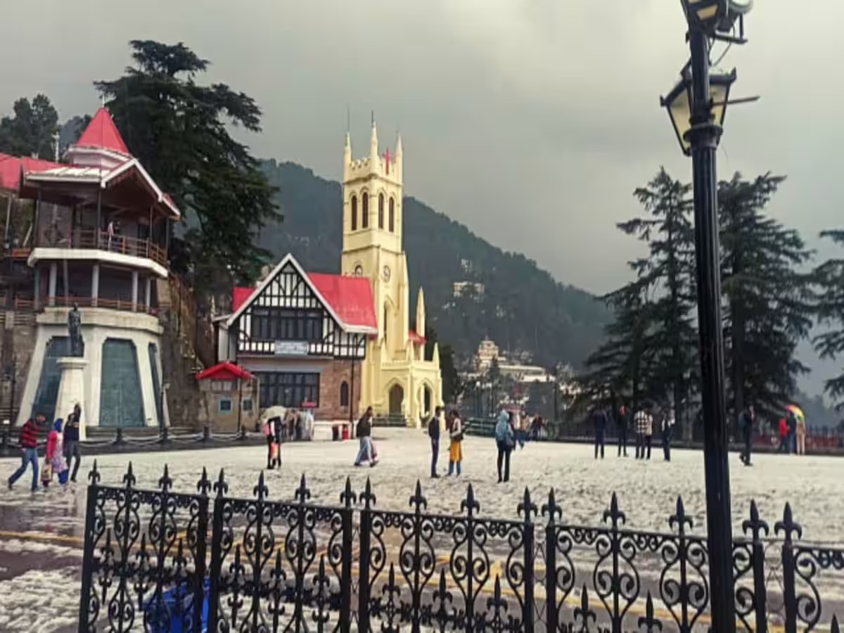 Himachal Weather Update: हिमाचल प्रदेश में एक साथ दिखे मौसम के कई रंग, कहीं धूप तो कहीं बर्फबारी