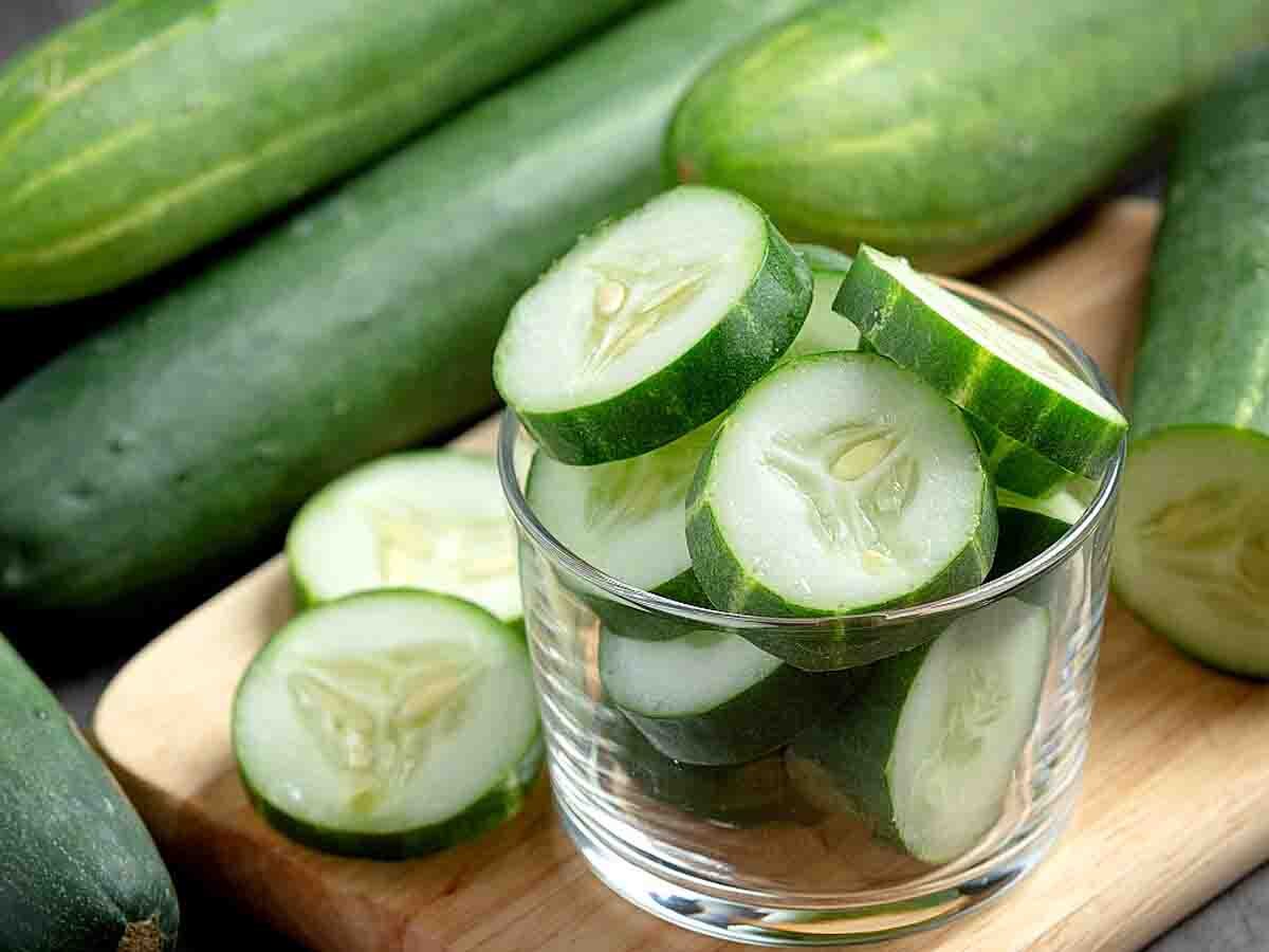 Cucumber: ସକାଳୁ ଉଠିବା ପରେ ଦୁର୍ବଳ ଲାଗୁଛି କି, ଦୈନିକ ଖାଦ୍ୟରେ ସାମିଲ କରନ୍ତୁ କାକୁଡ଼ି, ମିଳିବ ଏସବୁ ଲାଭ