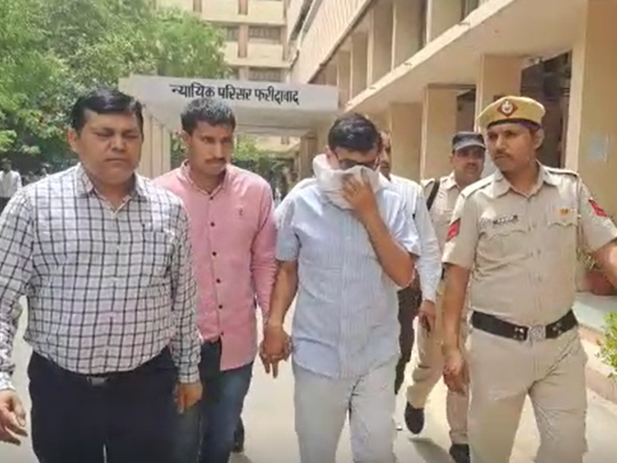 Faridabad: 1.10 करोड़ की रिश्वत लेने के मामले में IAS गिरफ्तार, कई आधिकारियों के शामिल होने की आशंका