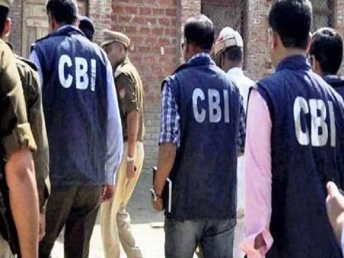 लैंड फॉर जॉब मामले में लालू के करीबियों पर कार्रवाई, बिहार से दिल्ली तक CBI के छापे