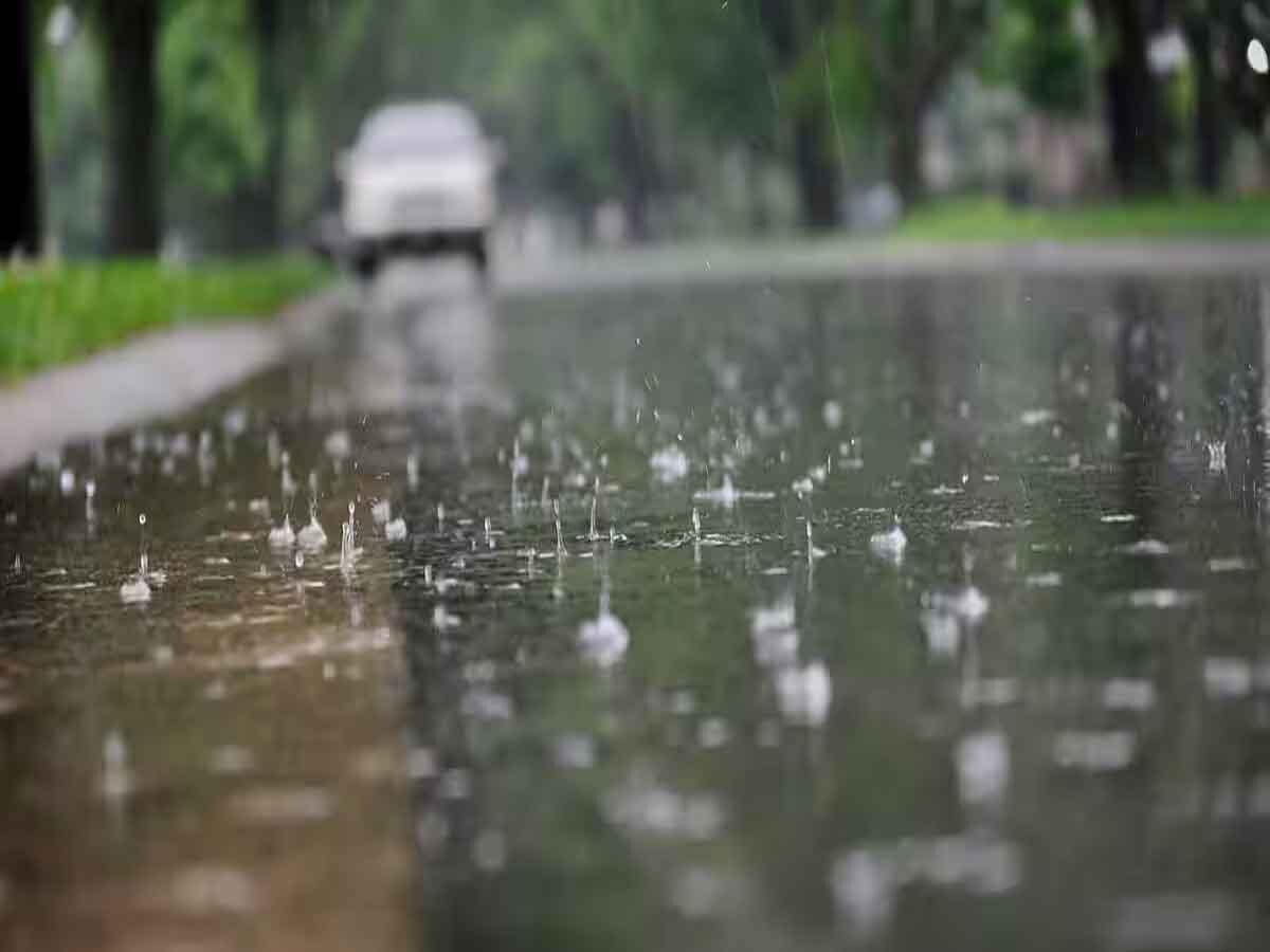 दिल्ली-NCR में गर्मी से मिल सकती है राहत, अगले कुछ घंटों में बारिश मौसम को बना सकती है कूल