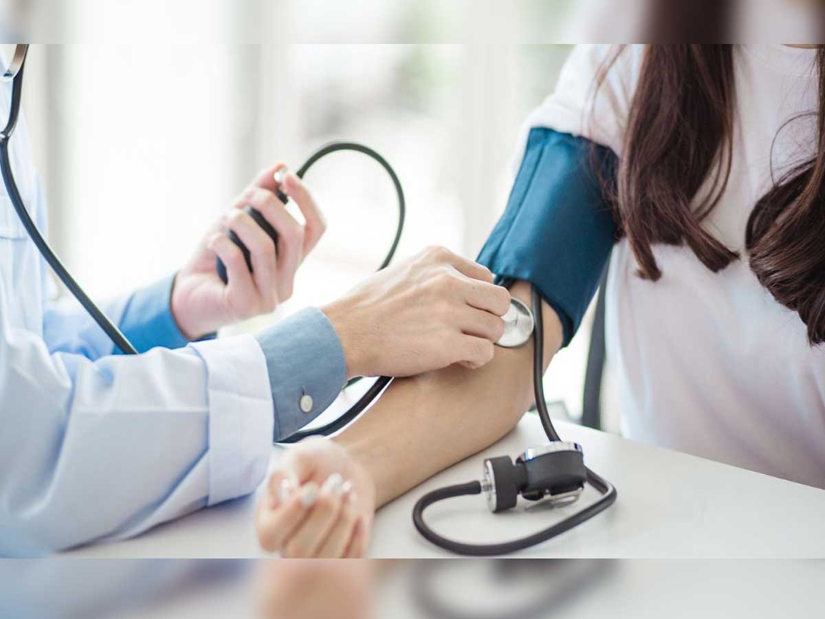 Hypertension: हाइपरटेंशन से होती है दिल से जुड़ी ये घातक बीमारी, जीवनशैली में बदलाव से बच सकती है जिंदगी