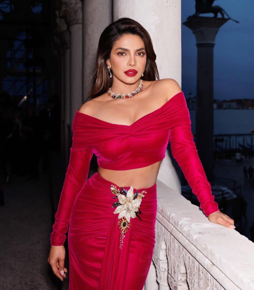 Priyanka Chopra Wear Pink Off Shoulder Blouse In Bulgari Event Flaunt ...